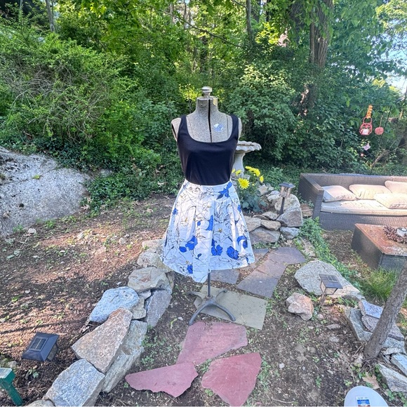 Brooks Brothers floral pleated skirt - Picture 2 of 12